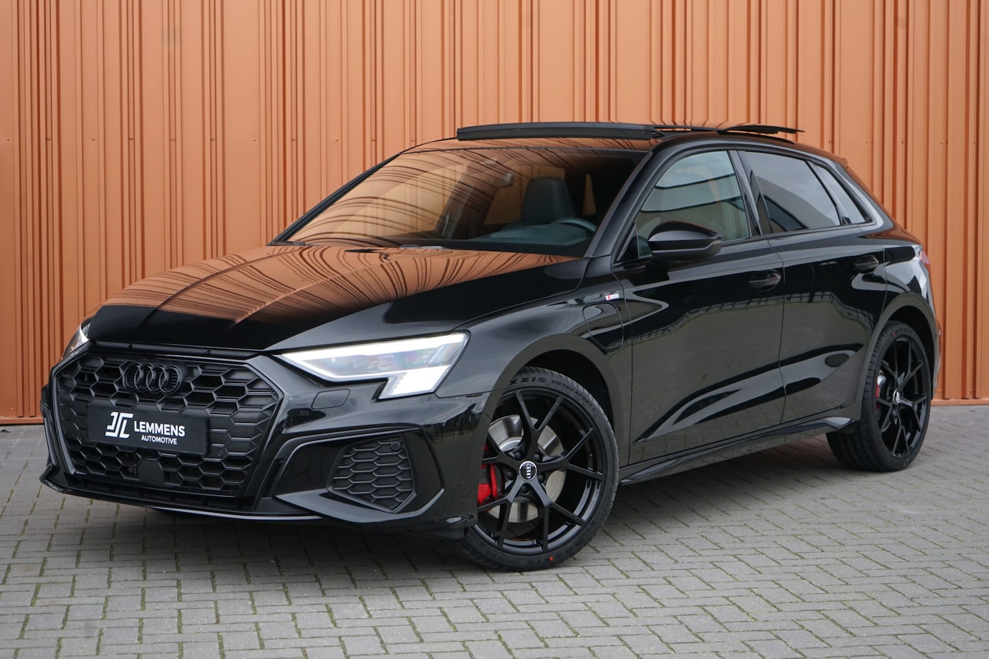 Audi A3 Sportback - 45 TFSI e S-line 245PK Panodak Memory Matrix B&O Massage Sfeerv. - AutoWereld.nl
