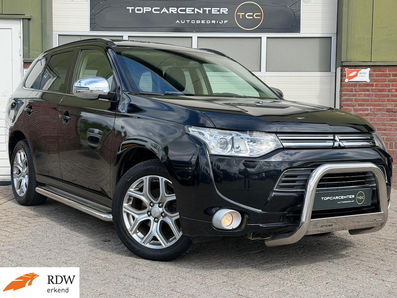 Mitsubishi Outlander - 2.0 PHEV/STOELV/LEER/NAVI/PAKRS/CAMERA - AutoWereld.nl