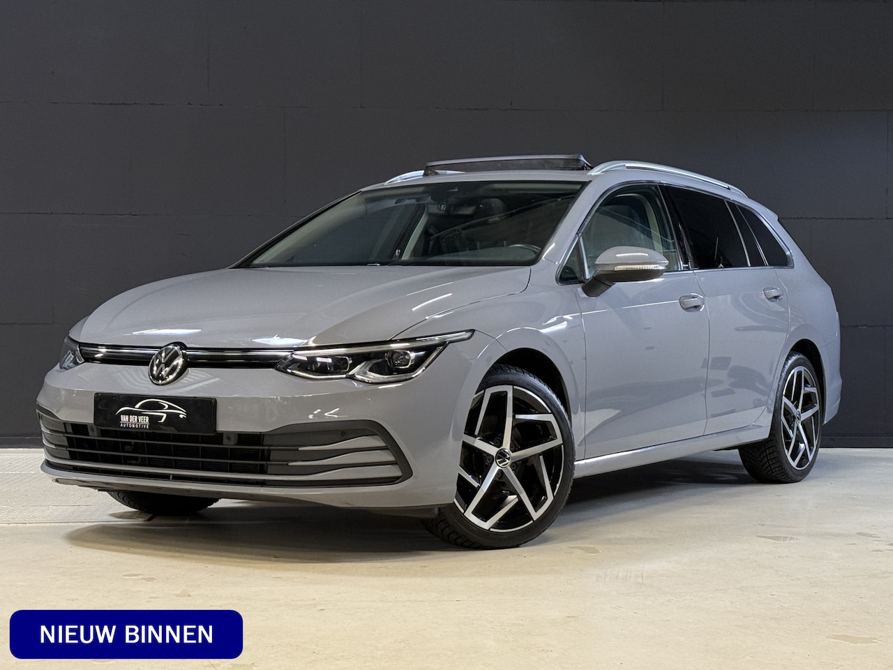 Volkswagen Golf Variant - 1.0 eTSI Life | Massage | Pano | IQ Light | Apple Carplay - AutoWereld.nl