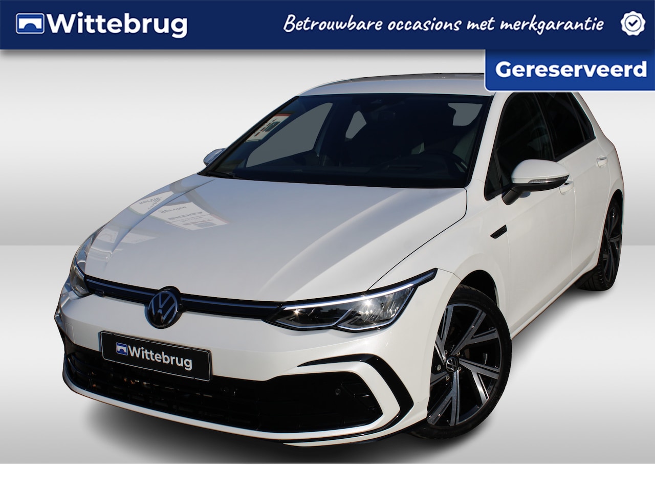 Volkswagen Golf - 1.5 eTSI 150pk R-Line DSG Automaat / Head-up Display / Camera / Stuur & Stoelverwarming / - AutoWereld.nl