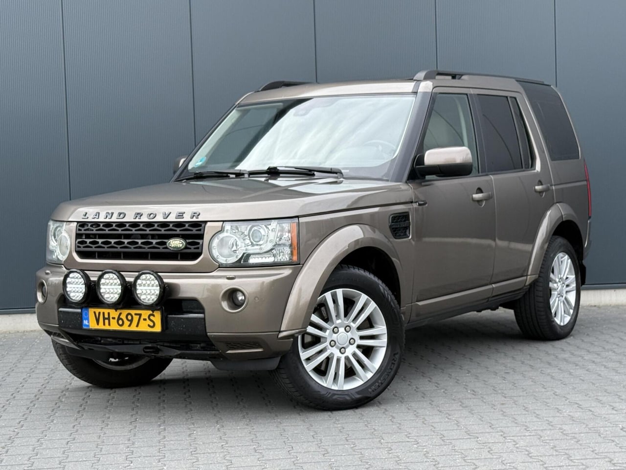 Land Rover Discovery - 3.0 SDV6 HSE Grijs Kenteken - Top Onderhouden - AutoWereld.nl