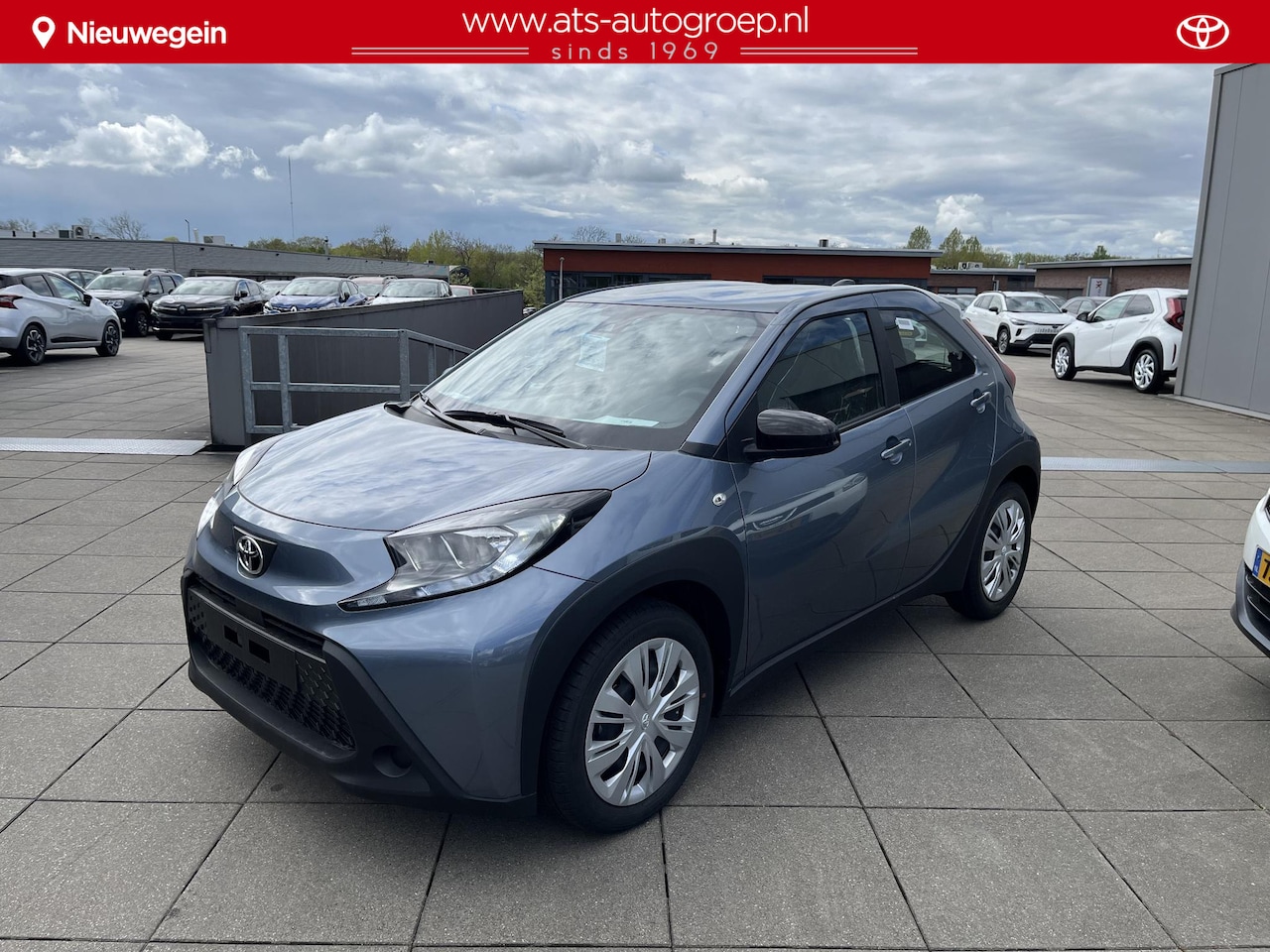 Toyota Aygo X - 1.0 VVT-i MT Play Nieuw geregistreerd, direct leverbaar, 5 KM - AutoWereld.nl