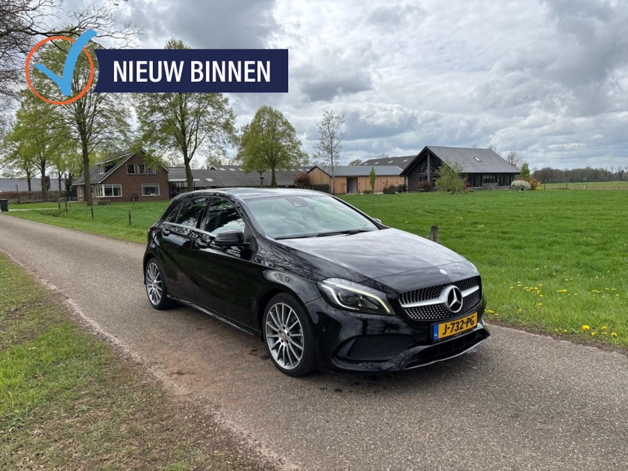 Mercedes-Benz A-klasse - 180 AMG | AMG Pakket | Camera | CarPlay | Stoelverwarming | - AutoWereld.nl