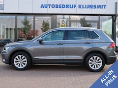 Volkswagen Tiguan - 1.4 TSI Connected Series | Trekhaak | Navigatie |