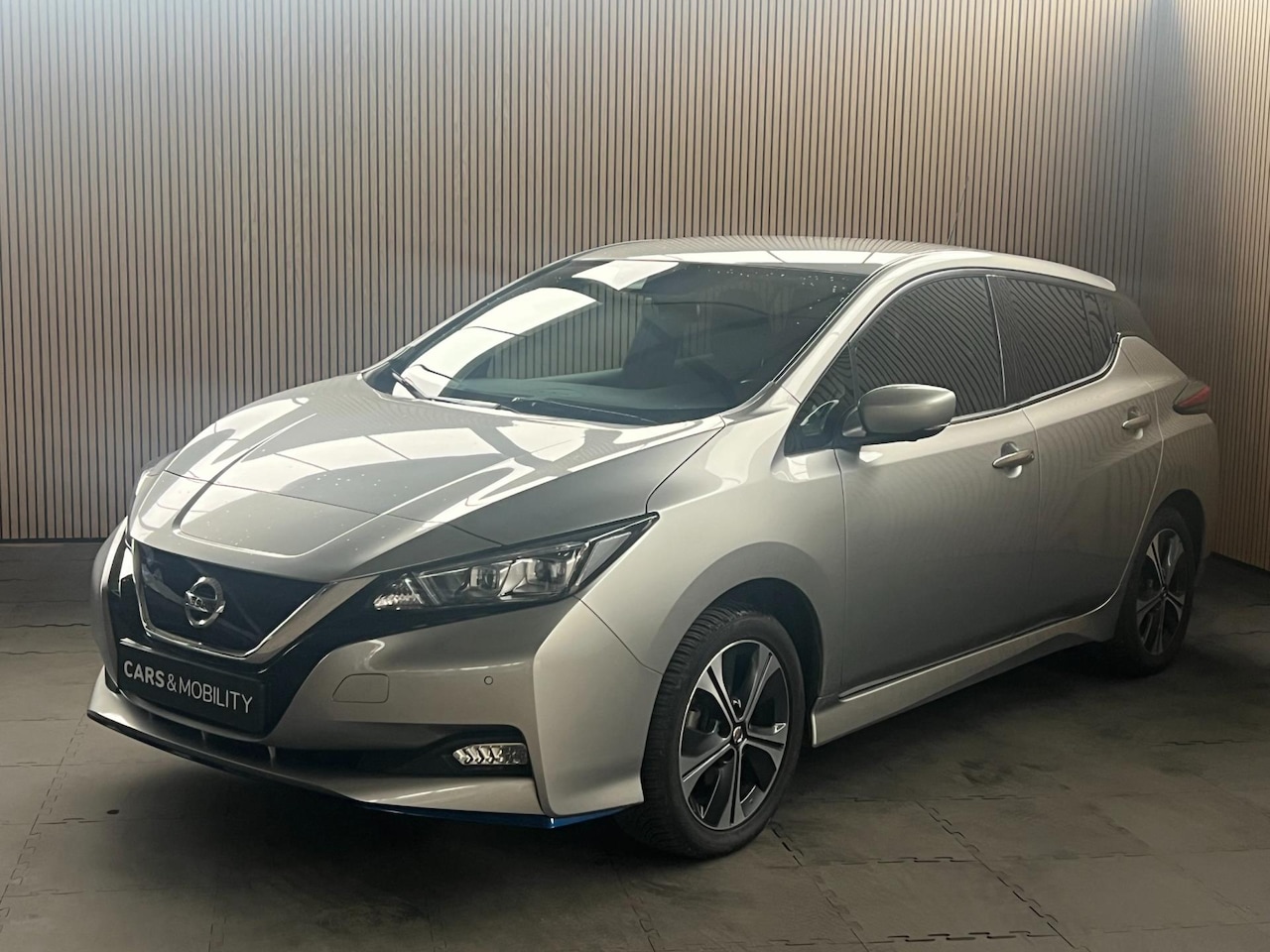 Nissan LEAF - Nissan E+ N-Connecta – 62 kWh – 217 pk – Snel inzetbaar | stoel&stuur verwarming |360 Came - AutoWereld.nl