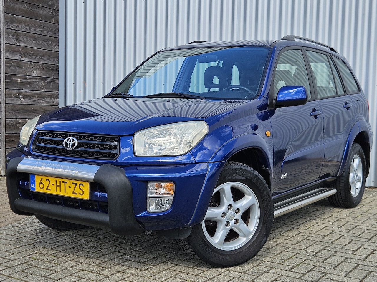 Toyota RAV4 - 2.0-16V VVT-i Sol 4x4 /Automaat/Youngtimer/Airco! - AutoWereld.nl