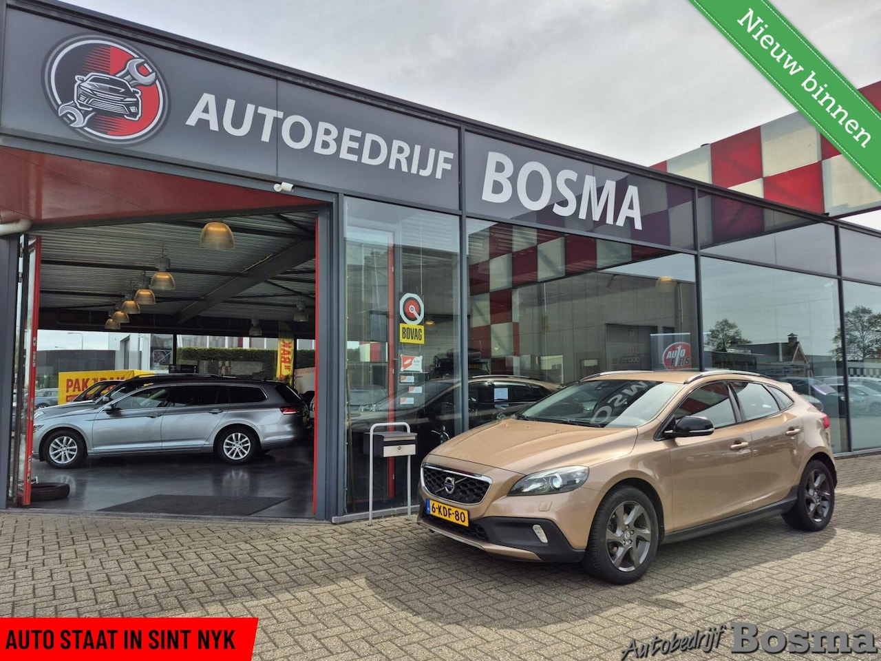 Volvo V40 Cross Country - 1.6 T4 Momentum 1.6 T4 Momentum - AutoWereld.nl