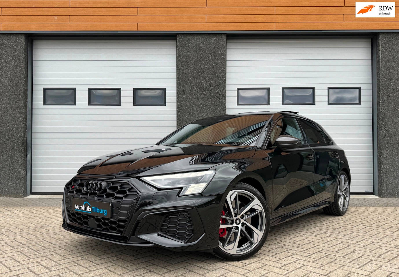 Audi A3 Sportback - 2.0 TFSI S3 quattro Pano RS Seat Matrix B&O - AutoWereld.nl