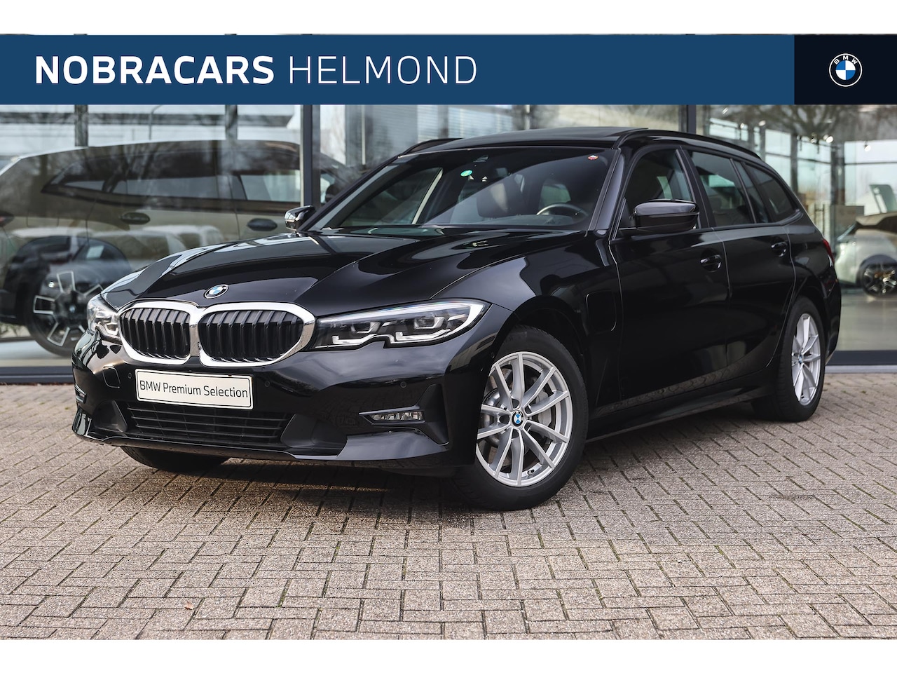 BMW 3-serie Touring - 330e High Executive Automaat / Panoramadak / Achteruitrijcamera / LED / Live Cockpit Profe - AutoWereld.nl