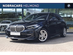 BMW 1-serie - 118i M Sport Automaat / Panoramadak / Sportstoelen / Achteruitrijcamera / LED / M Sportond