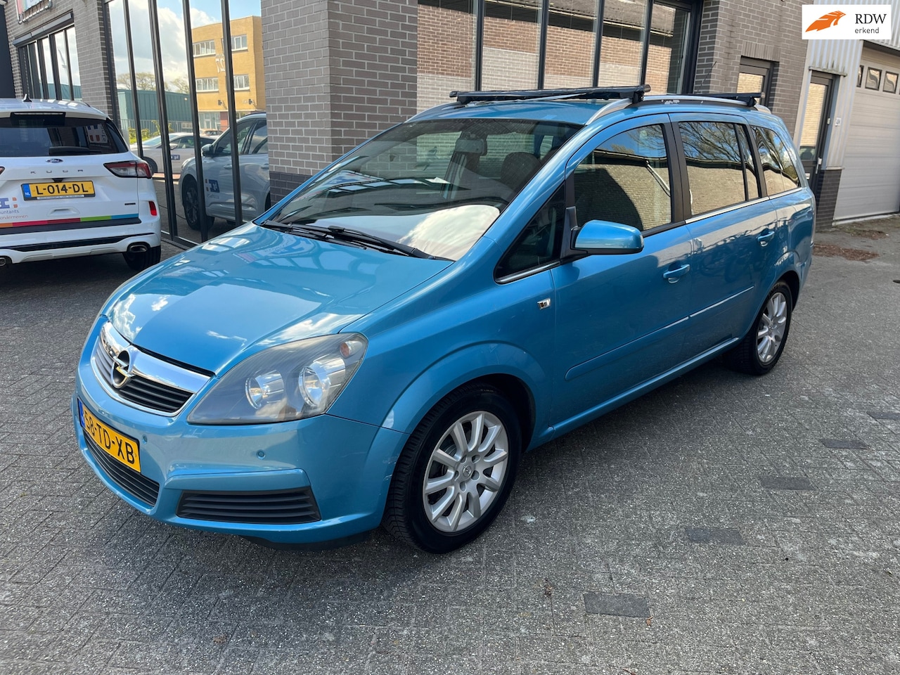 Opel Zafira - 1.8 Cosmo! 7P! Airco! 205 DKM NAP! - AutoWereld.nl