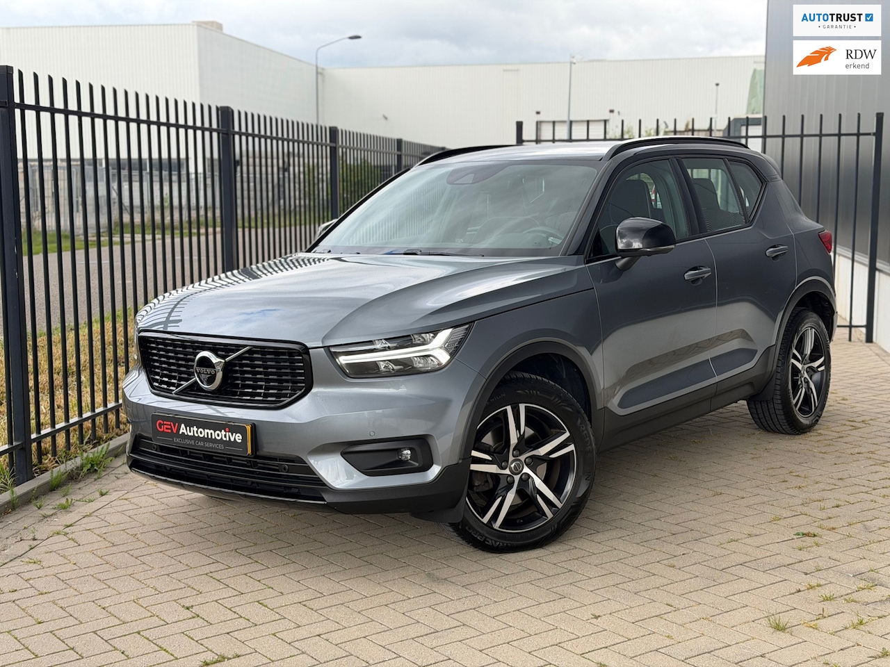 Volvo XC40 - 2.0 T4 R-Design Trekhaak Camera Harman & Kardon Memory Carplay - AutoWereld.nl