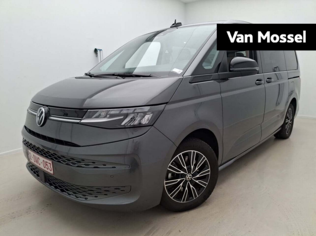 Volkswagen Multivan - 1.4 eHybrid L2H1 Life 218PK | Automaat | Trekhaak | Cruise Control | Airco | Stoelverwarmi - AutoWereld.nl