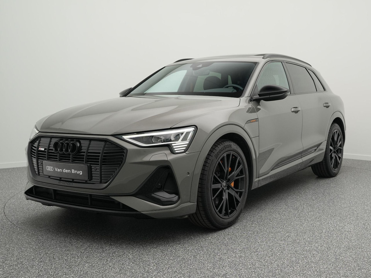 Audi e-tron - S-Line 50 kWh 313 PK QUATTRO | SoH 97% | LED Matrix | Black Edition | Keyless | Achteruitr - AutoWereld.nl