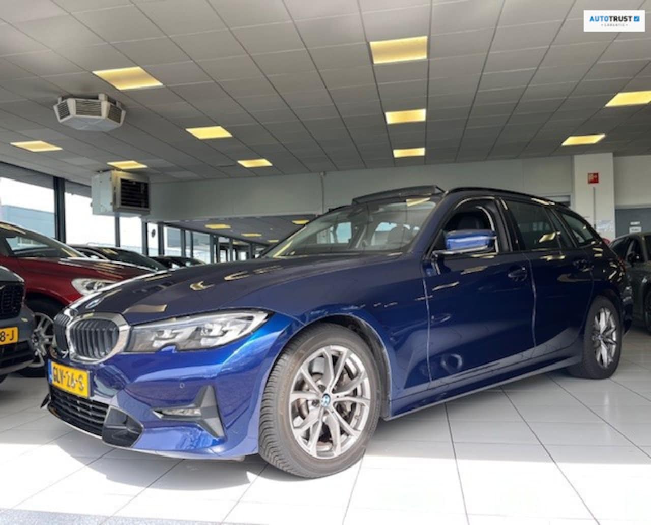 BMW 3-serie Touring - 330i xDrive High Executive/Panoramadak/Leder - AutoWereld.nl