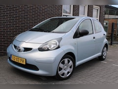 Toyota Aygo - 1.0-12V / 5 deurs / Lage Km stand / Inruil mogelijk