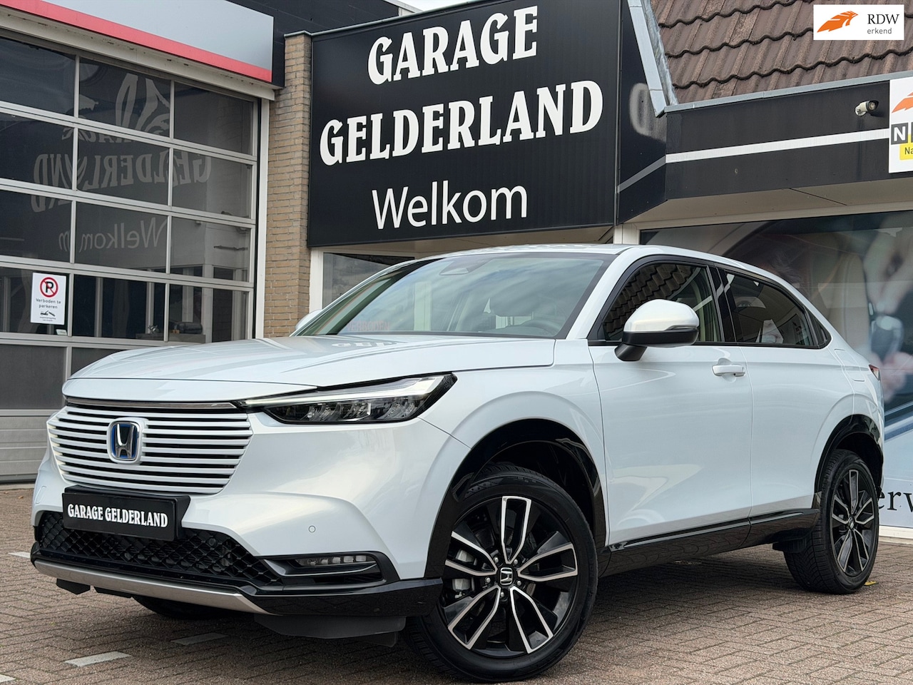 Honda HR-V - 1.5 e:HEV Elegance | Parelmoer | Full-Led | Apple/Android | ACC | Climate | Pdc | Isofix | - AutoWereld.nl