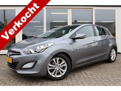 Hyundai i30 - 1.6 GDI i-Catcher, Navigatie, Cruise Control, Airco, Camera, Trekhaak Afneembaar, PDC V+A,