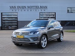 Volkswagen Touareg - 3.0 TDI R-line / Panoramadak / Keyless / N.A.P