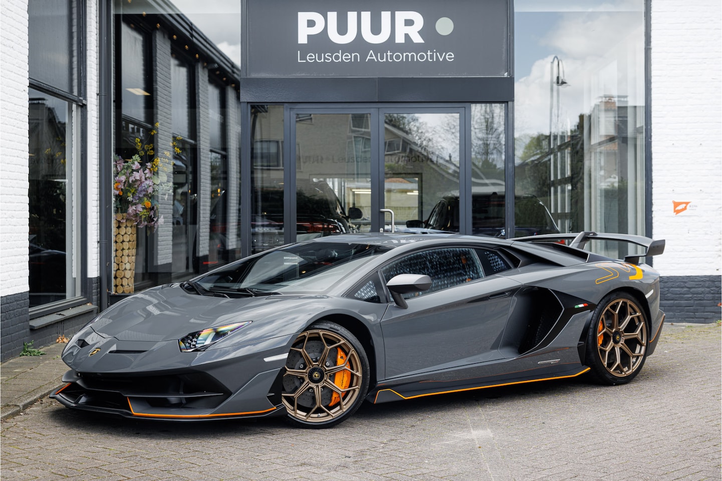 Lamborghini Aventador - 6.5 V12 SVJ ''1 di 900'' Grigio Telesto - BTW Auto - Sensonum - Collectors Item - AutoWereld.nl