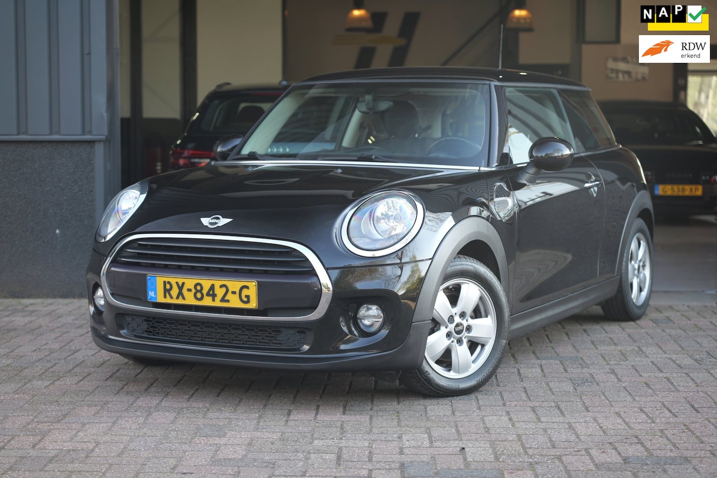 MINI Cooper - Mini 1.5 Business Navi|LM velgen|NL auto - AutoWereld.nl