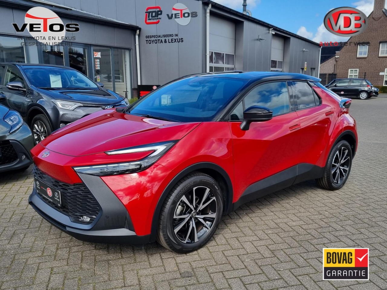 Toyota C-HR - 1.8 Hybrid 140 First Edition Bi-Tone / PDC / BSM - AutoWereld.nl