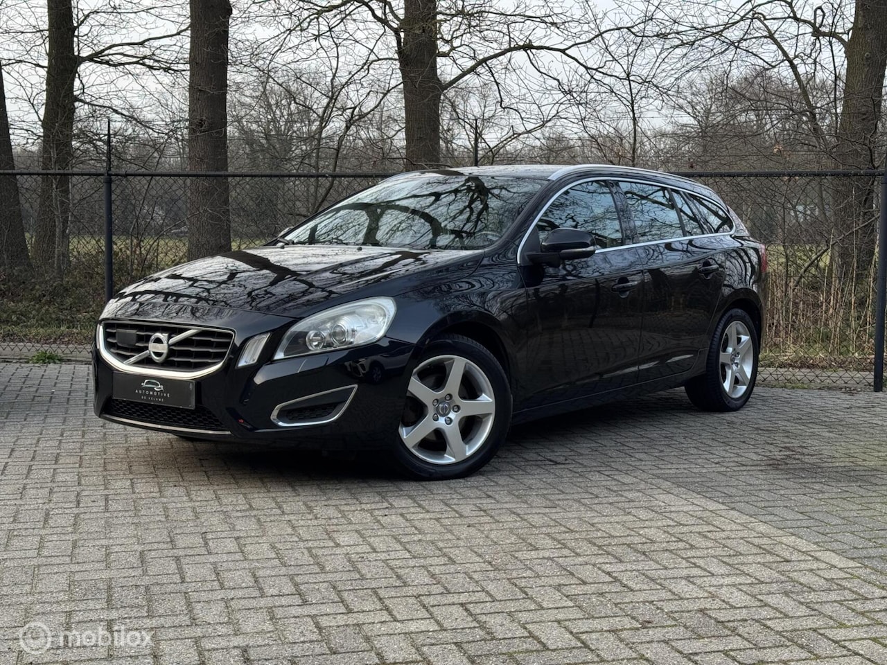 Volvo V60 - 1.6 T4 Momentum/NW APK/1E EIG/CRUISE/AIRC/PDC/VOL - AutoWereld.nl