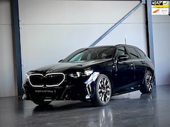 BMW 5-serie Touring - 550e M-Sport Pro, Bowers & Wilkins, M-Stoelen, Trekhaak, Carbon, Alcantara