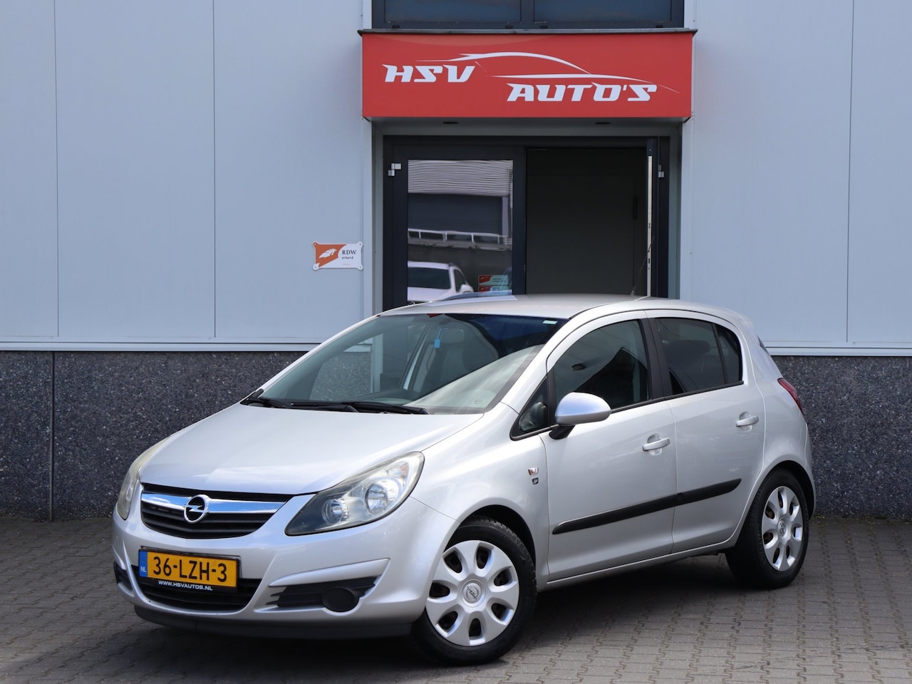 Opel Corsa - 1.2-16V '111' Edition airco 4-deurs org NL - AutoWereld.nl