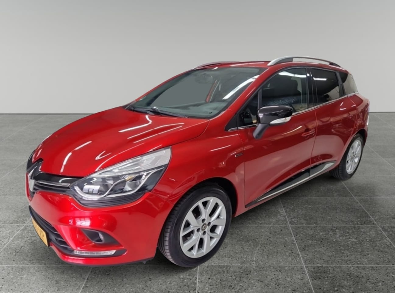 Renault Clio Estate - zeer nette auto. 0.9 TCe Limited CARPLAY/NAV. - AutoWereld.nl