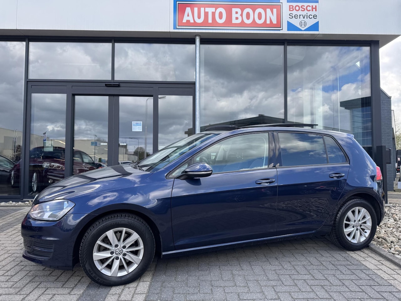 Volkswagen Golf - 1.2 TSI 105PK COMFORTLINE PANO/P-CAM/NAVI/CLIMA/ 2XPDC/MEDIA/BTA/LMV - 1 EIG./NL AUTO/KM=N - AutoWereld.nl