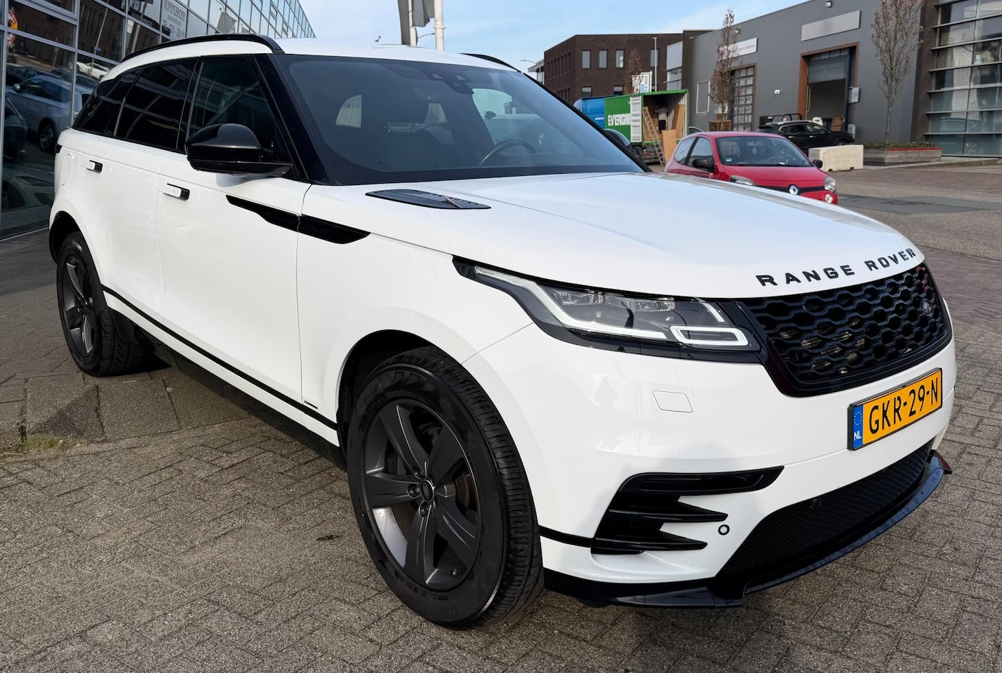 Land Rover Range Rover Velar - 2.0 D180 AWD R-Dynamic HSE - AutoWereld.nl
