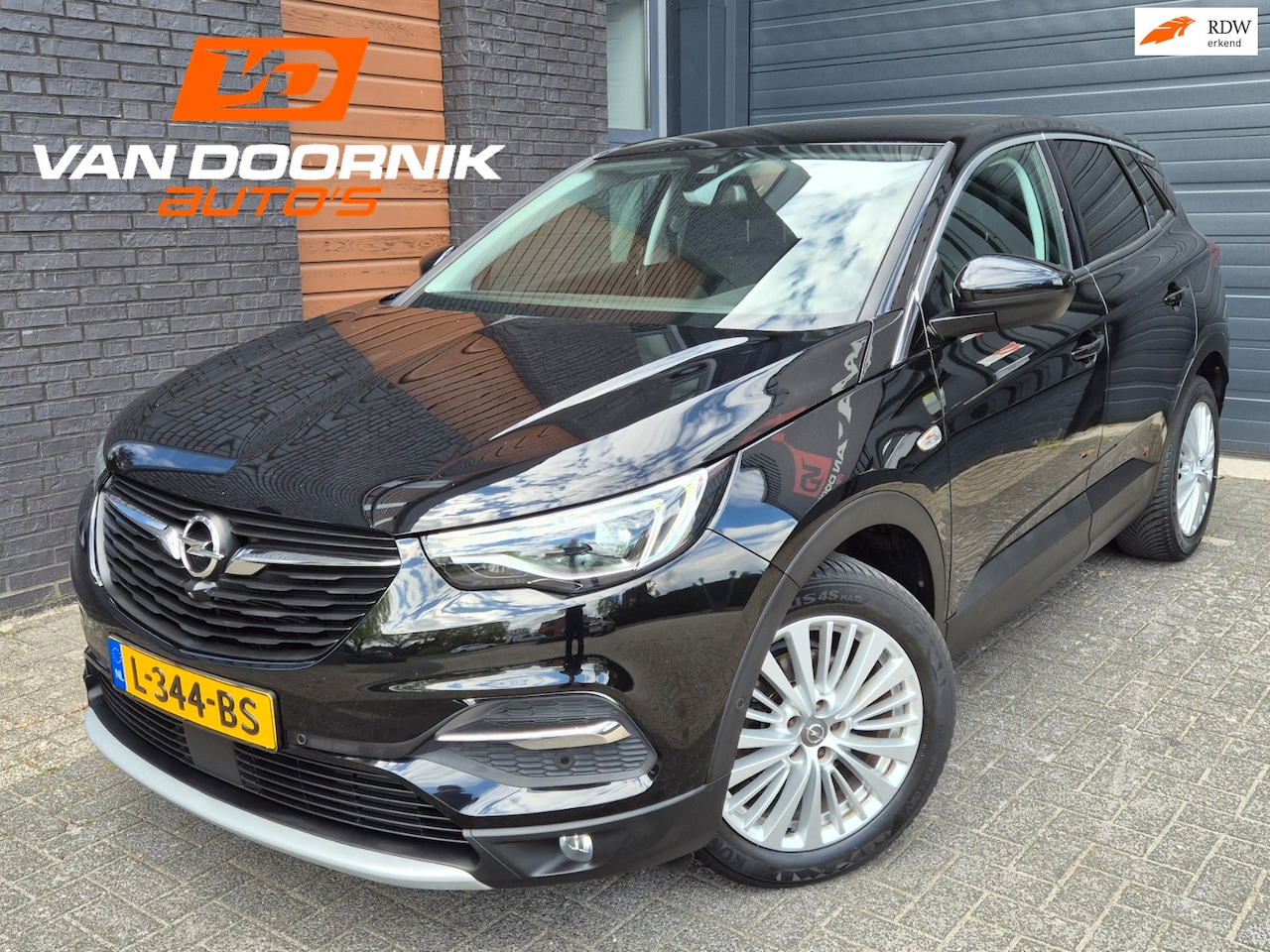 Opel Grandland X - 1.2 Turbo Innovation Automaat/360 Camera/Carplay! - AutoWereld.nl