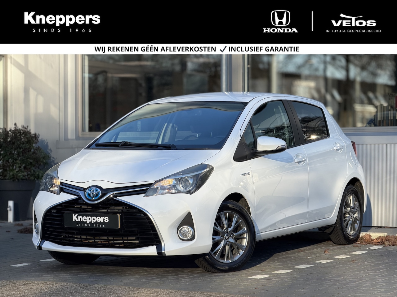 Toyota Yaris - 1.5 Hybrid | GEEN AFLEVERKOSTEN |  Navigatie, Parkeersensoren Achter, Keyless entry - AutoWereld.nl