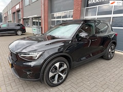 Volvo XC40 - 2.0 B4 Plus Dark LED ACC Pano Trekhaak 360cam H/K