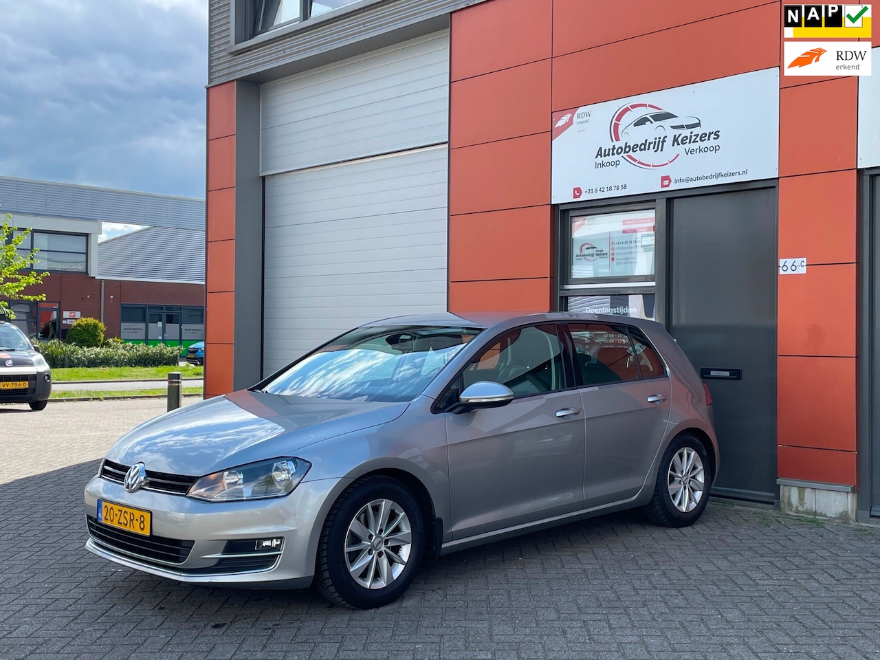 Volkswagen Golf - 1.4 TSI Highline DSG APK CLIMA NAP MASSAGE TREKHAAK - AutoWereld.nl