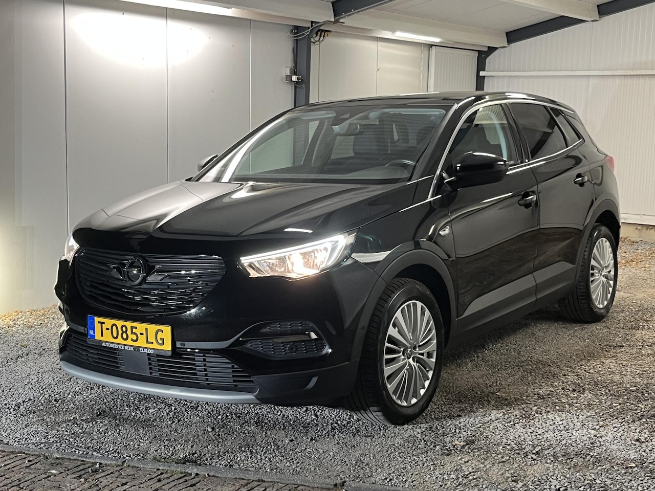 Opel Grandland X - 1.2 Turbo Innovation 8-2018 NAVI CRUISE CAMERA PDC ECC LED CARPLAY 18'' AFN.TREKH.. - AutoWereld.nl
