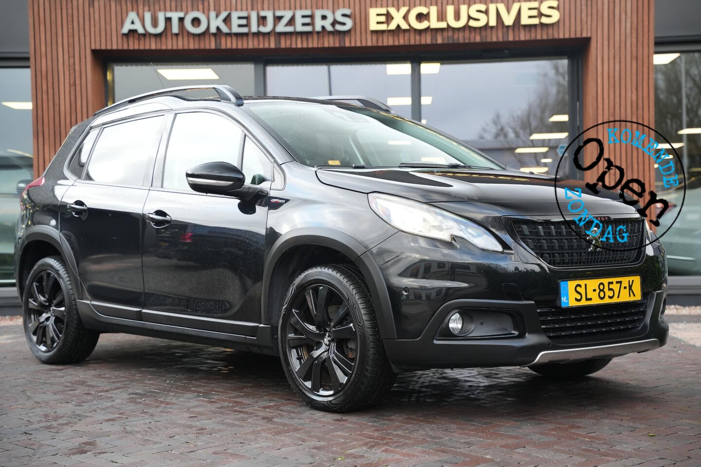 Peugeot 2008 - 1.2 PureTech GT-line Black on black Panoramadak Lederen bekleding - AutoWereld.nl