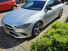 Mercedes-Benz CLA-klasse Shooting Brake - 180 Luxury Line Particulier 1e Eigenaar , Sportieve Mercedes CLA Shooting Brake / facelift led. foto's zeg