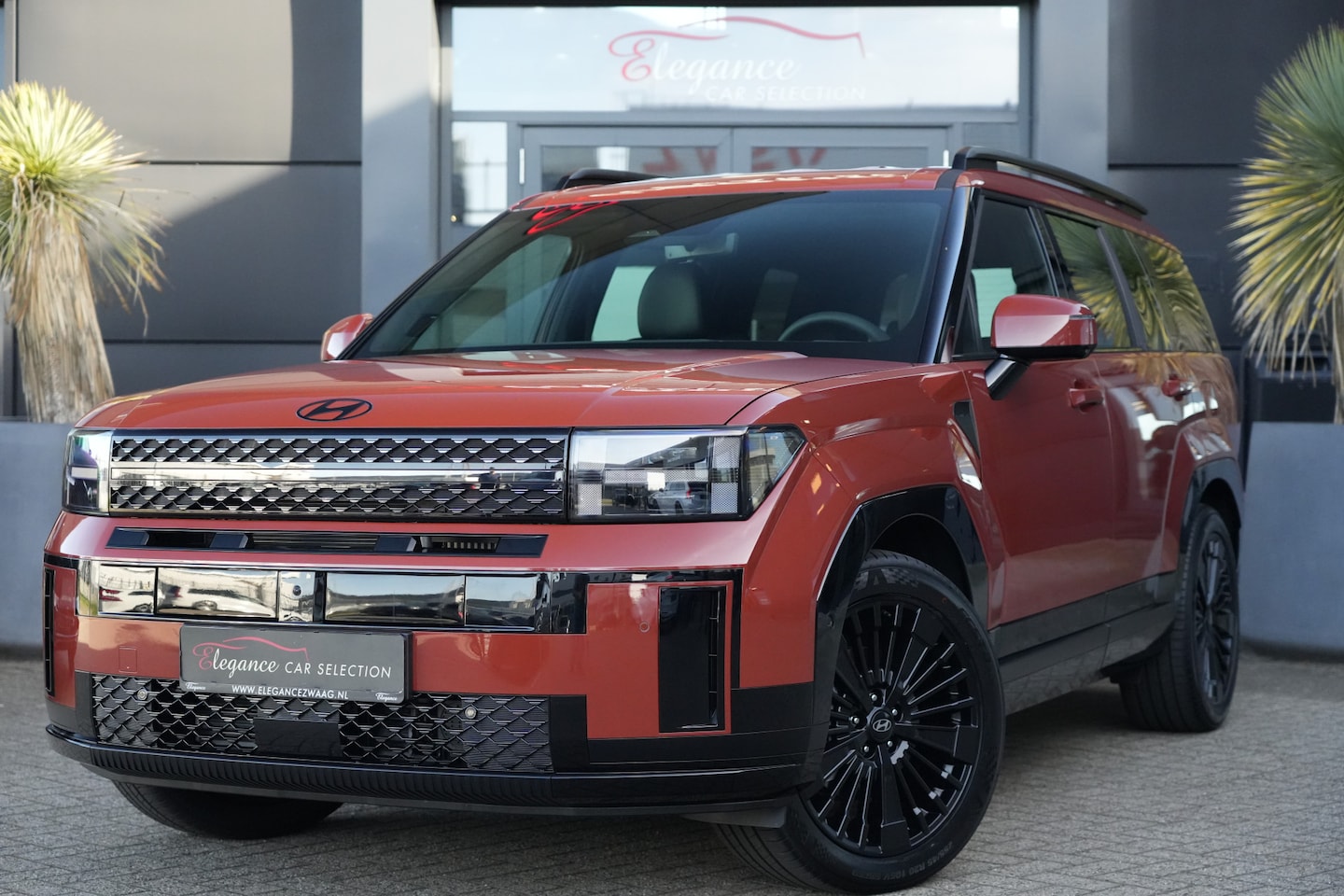 Hyundai Santa Fe - 1.6 T-GDI PHEV Black Line 4WD 7p. 252pk Navigatie/Stoelverwarming/360Camera - AutoWereld.nl