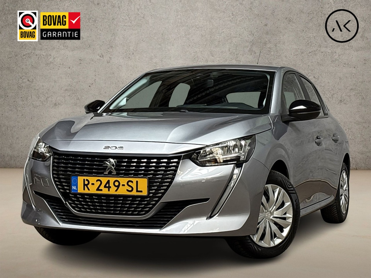 Peugeot 208 - 1.2 PureTech Sport (APPLE CARPLAY, NAVIGATIE, CRUISE, SPORTSTOELEN, LANE ASSIST, BLUETOOTH - AutoWereld.nl