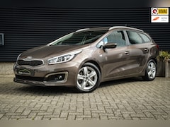 Kia Cee'd Sportswagon - 1.6 GDI ComfortPlusLine Navigator | Airco | Cruise control | Camera | Navi | Lichtsensor |