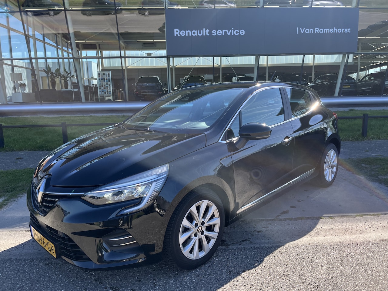 Renault Clio - 1.0 TCe Intens Dealer onderhouden / Camera / PDC V+A / Keyless / Climate / 16''LMV / - AutoWereld.nl
