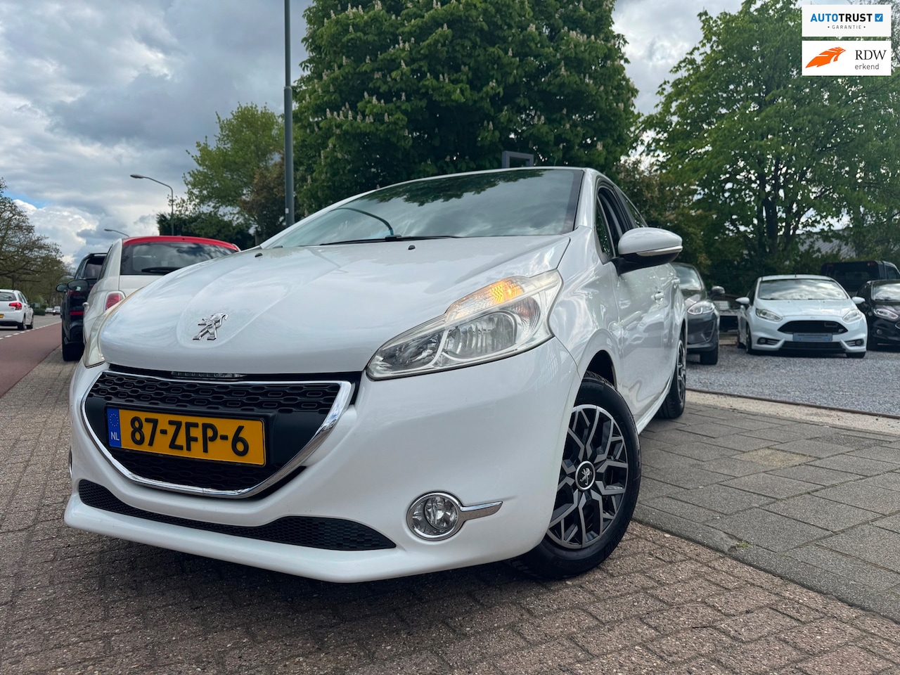 Peugeot 208 - 1.2 VTi Clima Elek Pakket Navi Cruise PDC - AutoWereld.nl