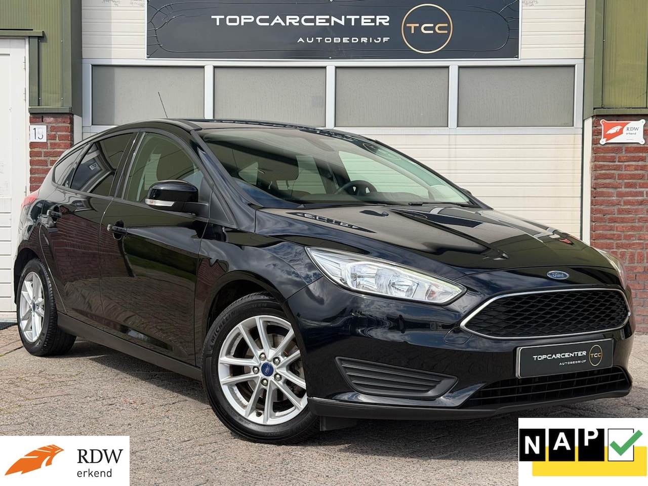 Ford Focus - 1.0 Trend/AIRCO/NAVI/TREKH/PARKS/APK/NAP - AutoWereld.nl