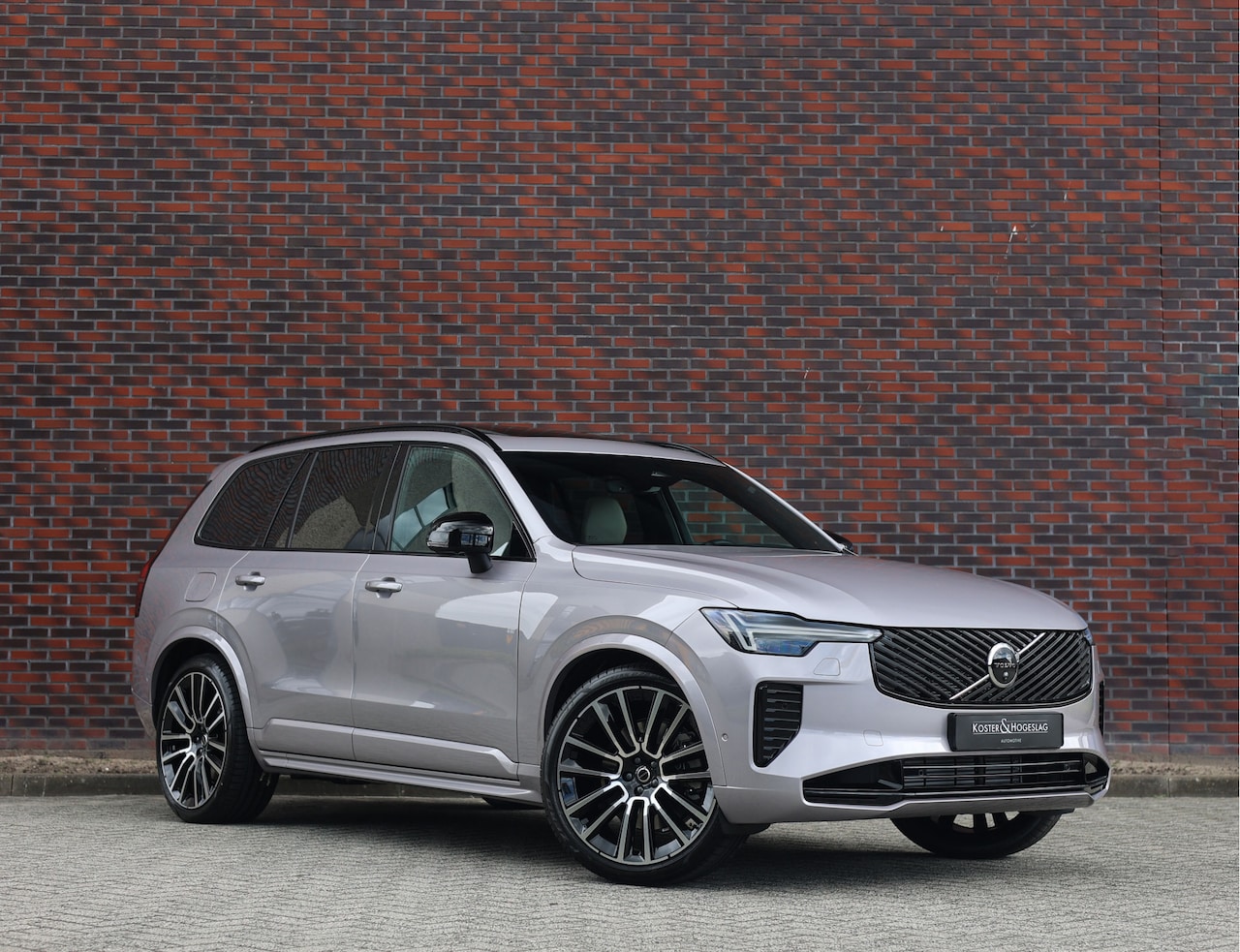 Volvo XC90 - T8 AWD Ultra Dark | Pano - Trekhaak - Bowers&Wilkins - AutoWereld.nl