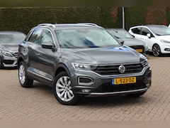 Volkswagen T-Roc - 1.5 TSI Sport / 42..574 km / Trekhaak / Camera / Virtual Cockpit / Keyless / 17'' / CarPla