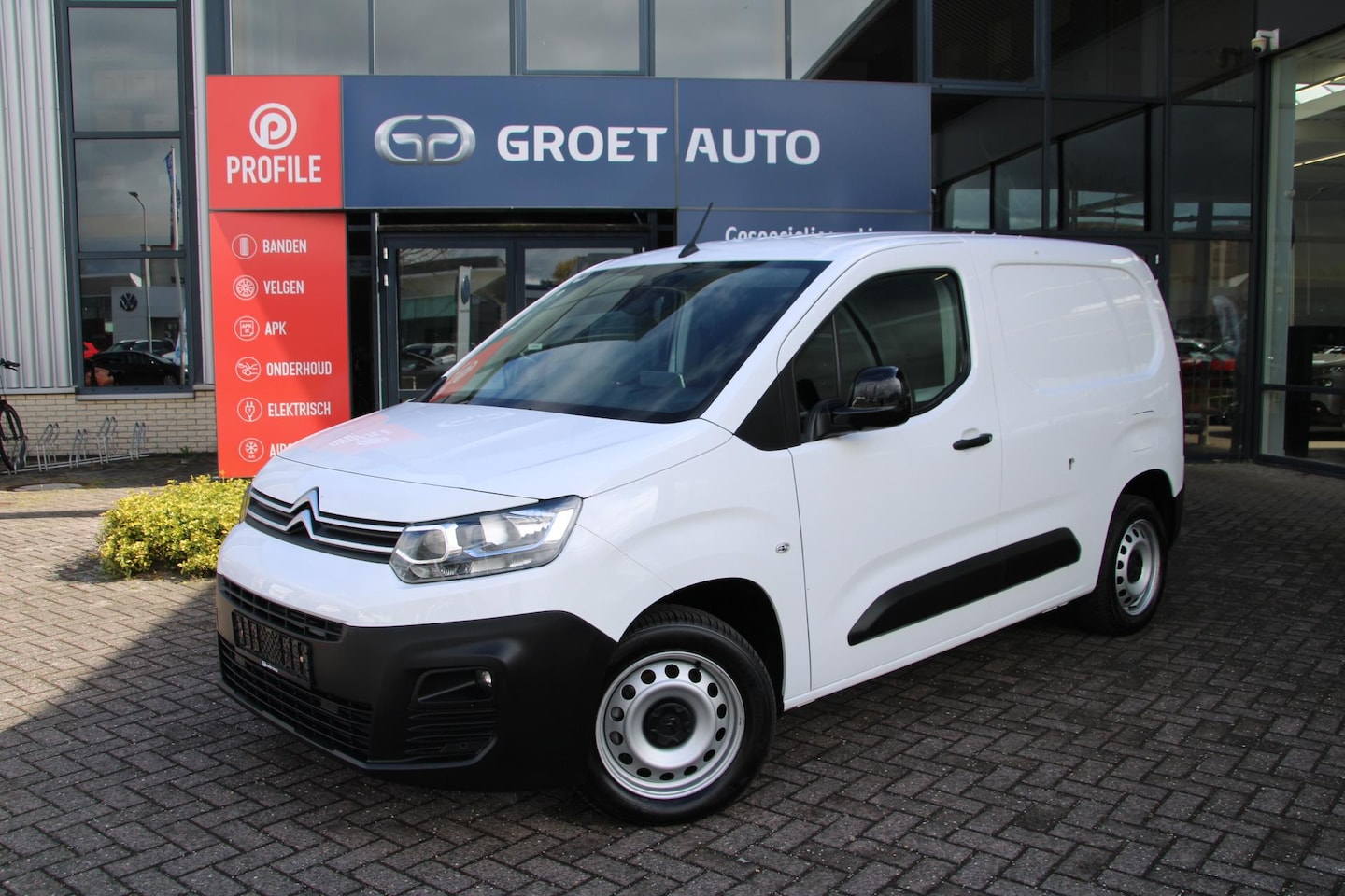 Citroën Berlingo - 1.2 PureTech 130pk L1 Benzine Automaat Airco Navi Camera Carplay Nieuwstaat - AutoWereld.nl