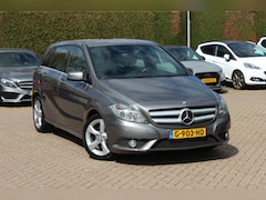 Mercedes-Benz B-klasse - 180 Prestige Automaat 84.874km / Compleet onderhouden / CarPlay / Parkeerhulp V+A / 17'' /