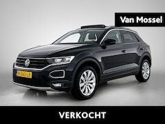 Volkswagen T-Roc - 1.5 TSI Style Business | 150 PK | Panoramadak | Navigatie | Achteruitrijcamera | Stoelverw